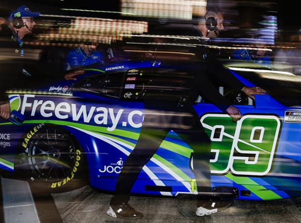 Daniel Su&aacute;rez rescata el sitio 13 en un ca&oacute;tico final en Daytona 500