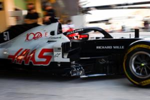Completa Pietro Fittipaldi medio centenar de giros al iniciar la acci&oacute;n en Yas Marina